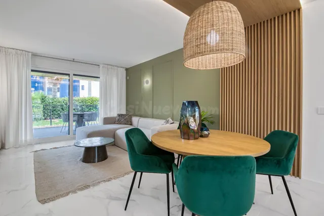 ATICO DE 2 DORMITORIOS Y 2 BAÑOS CON SOLARIUM PRIVADO DE 44  - foto 2