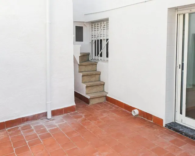 VIVIENDA EN VENTA, CTRA DE BARCELONA EN SABADELL PARA INVERSION — 2