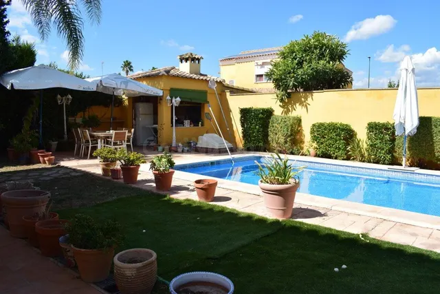 ESTUPENDA VIVIENDA EN URBANIZACIÓN VALL DE LLIRIA — 4