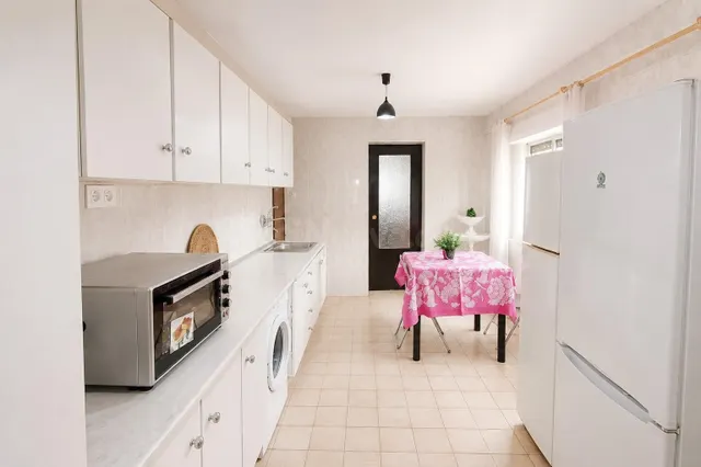 Si te gusta vivir en plena huerta, esta vivienda es para ti