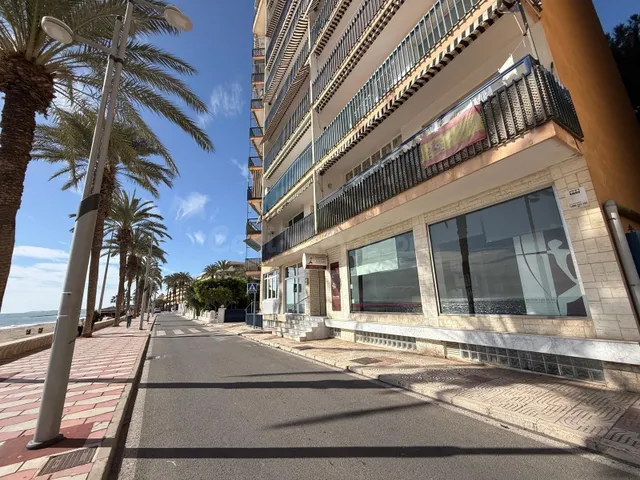 VENTA DE OFICINAS EN EL PASEO MARÍTIMO DE AGUADULCE
