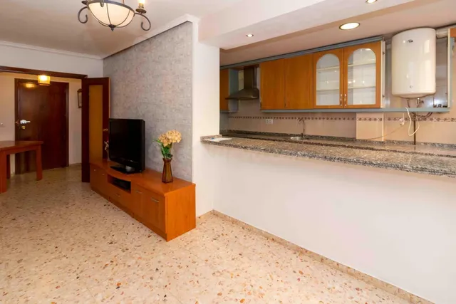 Amplio y Luminoso Piso en Valdepasillas, ¡Listo para Entrar  - foto 3