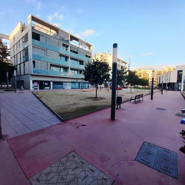 Planta baja con parking. — 7