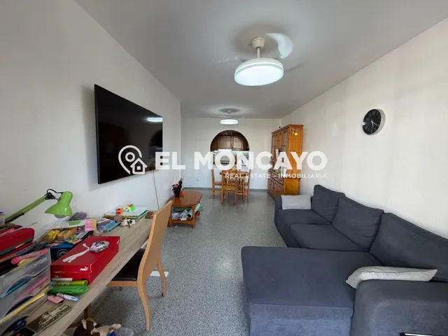 Fantástico apartamento de tres dormitorios a tan solo 300m de las playas de Guardamar del Segura, Alicante — 4