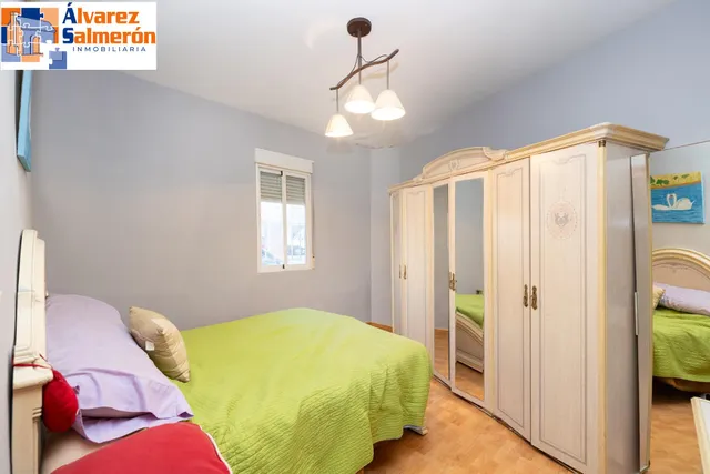 Casa con estupenda ubicación en Armilla. avenida de los ogíjares — 17