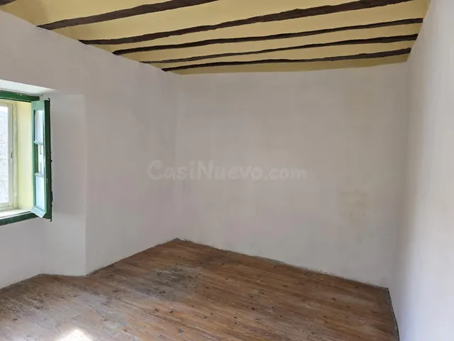 CASA DE PIEDRA CON GRAN POTENCIAL Y TERRENO URBANO OPCIONAL  - foto 3