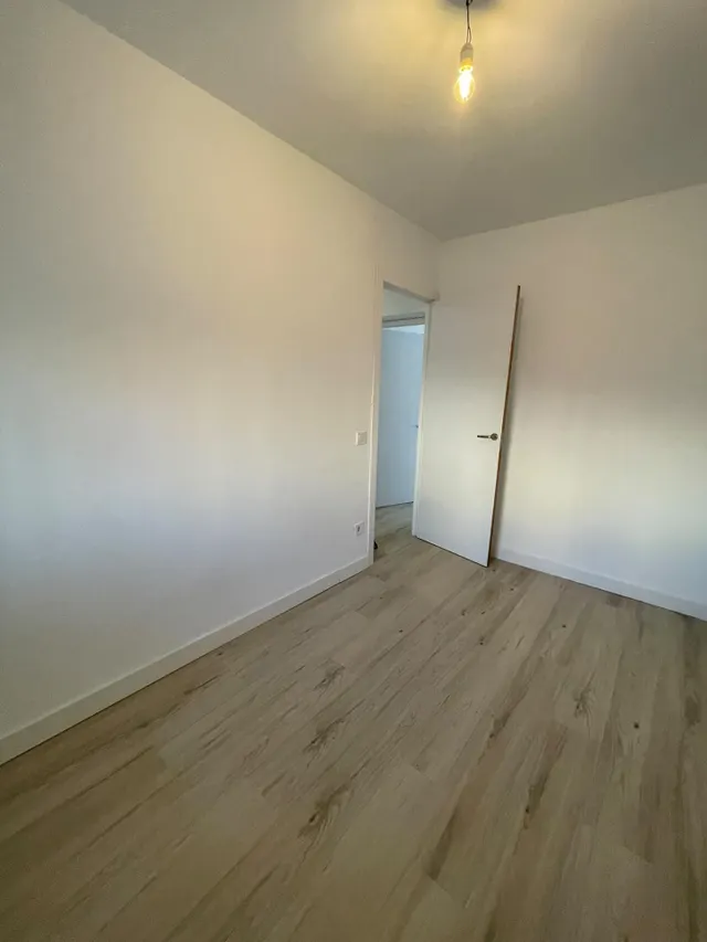Piso reformado de 3 habitaciones con dos terrazas — 17