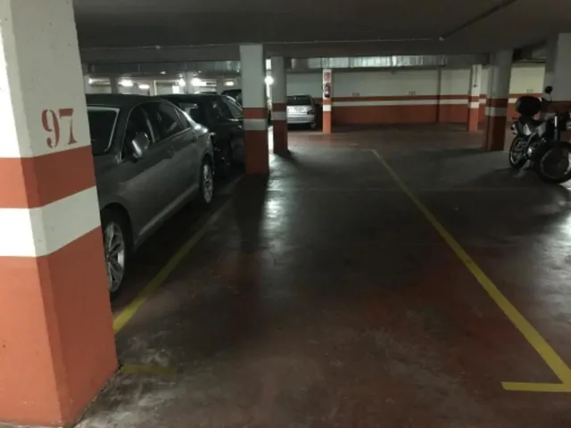 Plazas de Parking en La Rosaleda Edificio Miravalle — 4
