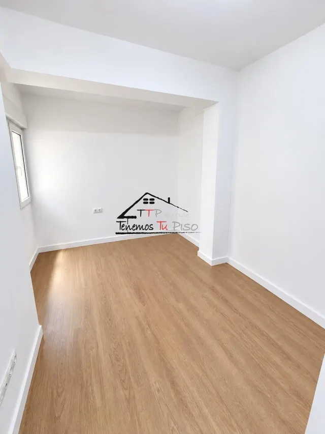Elegante piso reformado en Pedro Maria Ric, Zaragoza — 7
