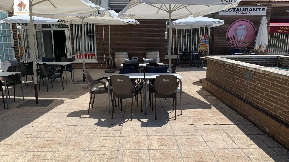 ALQUILER CON TRASPASO DE RESTAURANTE CON GRAN TERRAZA - VALLEGRANDE - SESEÑA