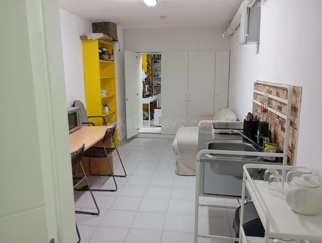 Se vende local comercial cerca de la playa Los Cristianos - foto 4