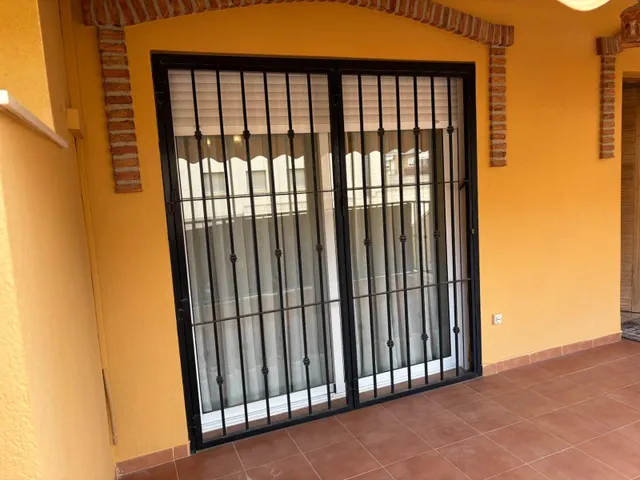 Dúplex de 4 dormitorios con patio y cochera en una de las mejores zonas de Molina — 20