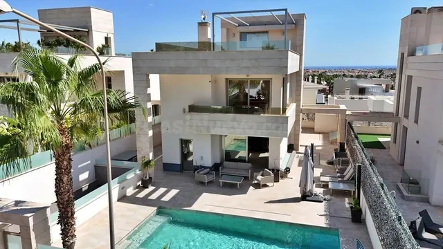 Villa 5 habitaciones 200m² en venta - Villamartín-Las Filipi