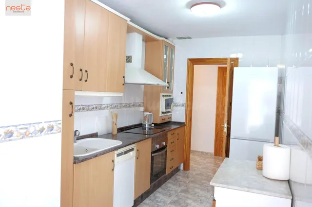 PISO CON TERRAZA 90 M2, GARAJE Y VISTAS AL MAR - foto 4