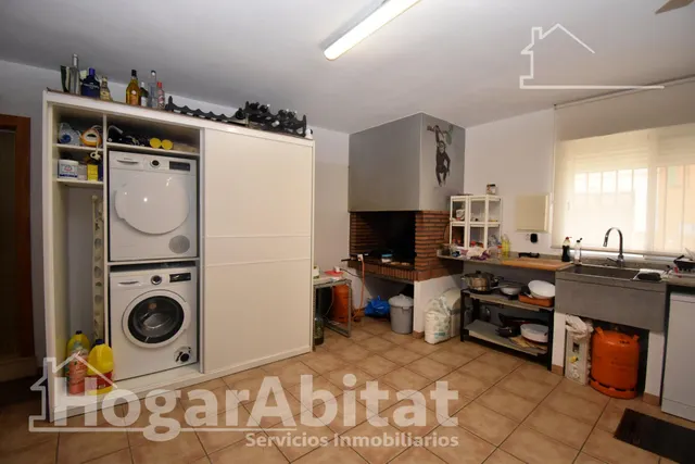 BONITA CASA TOTALMENTE REFORMADA CON GARAJE Y GRAN TERRAZA — 23