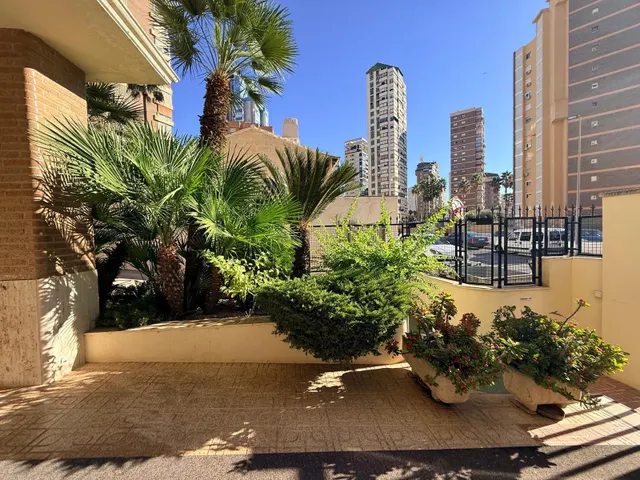 Fantástico piso de dos dormitorios en el centro de Benidorm — 25