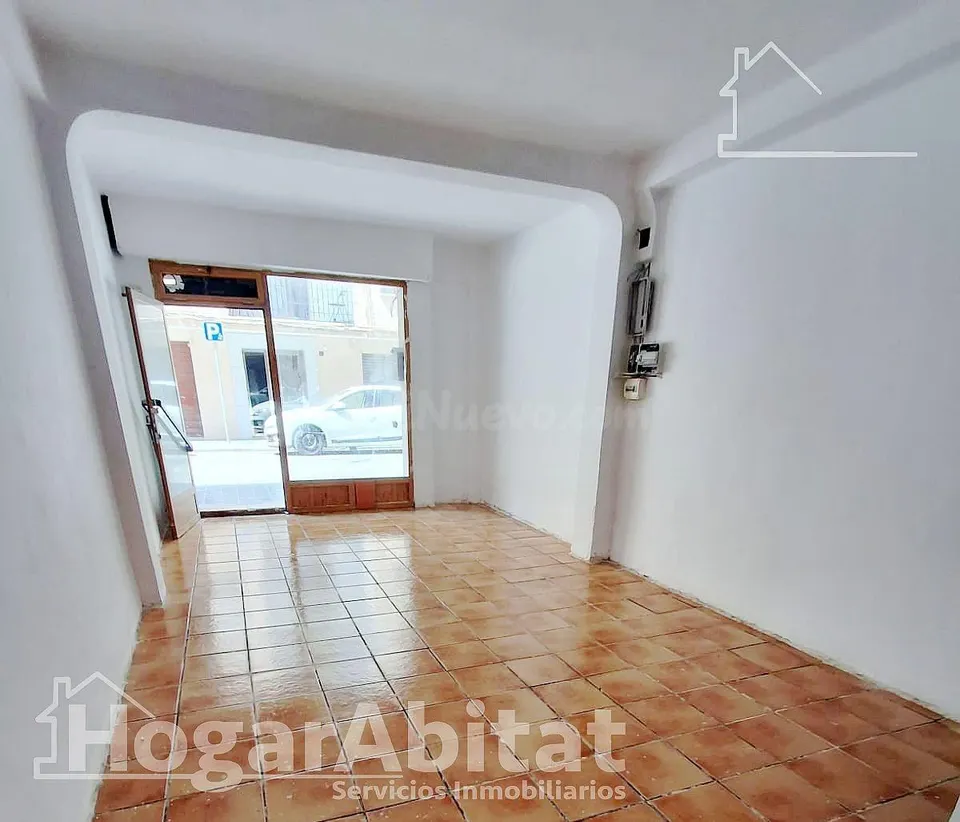 ¡OPORTUNIDAD DE INVERSIÓN! LOCAL COMERCIAL LUMINOSO Y ECONÓMICO PARA REFORMAR