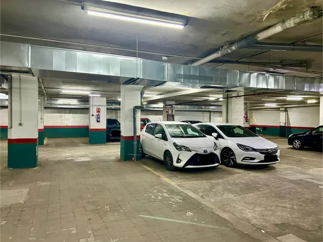 Plaza de garaje en venta en Diego de León - foto 4