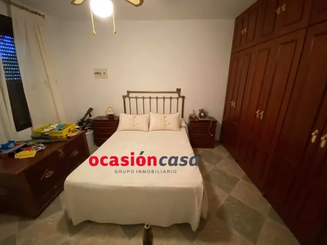 Espectacular parcela con casa, piscina y olivos — 29