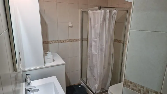 Piso en alquiler en pleno centro, junto al bulevar de gran capitán — 12