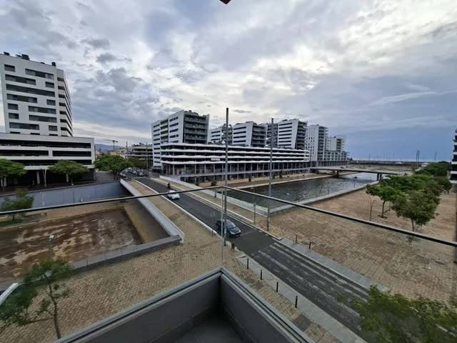 SE ALQUILA PISO DE OBRA NUEVA TODO EXTERIOR CON UNA TERRAZA  - foto 2