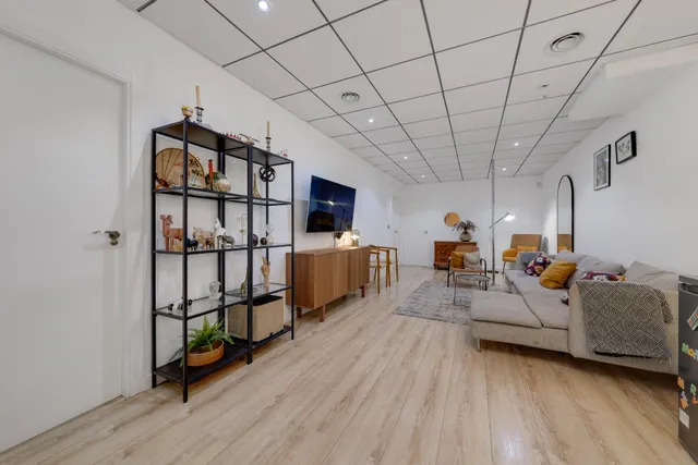 EXCLUSIVA VIVIENDA DE 250M2 EN DOS PLANTAS, CENTRICA Y A 200M DE LA PLAYA DEL CURA — 45