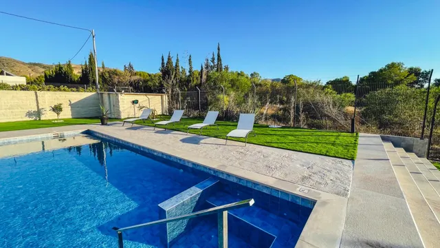Chalet de lujo en venta en Benidorm: 6 dormitorios y 4 baños dividido en 2 casas independientes — 45
