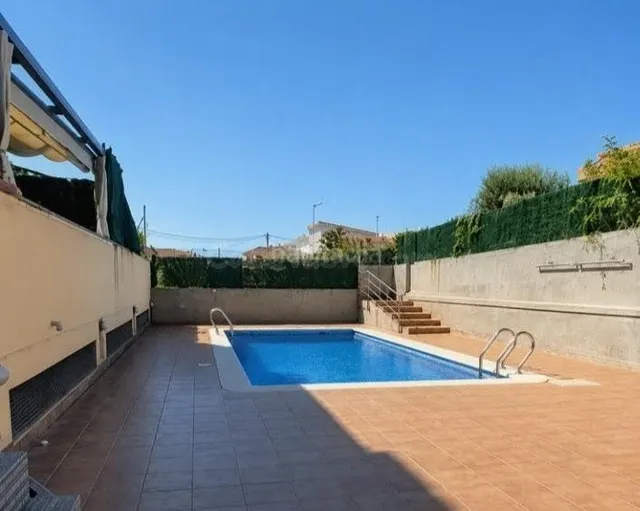 Acogedor Piso en Calafell con Piscina y Parking por €185,000 - foto 2