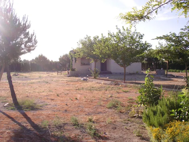 parcela: Terreno de 5500 m2 y casa de 60 m2, preparada para ampliar. — 3