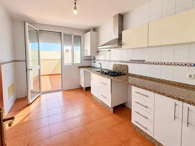 Piso 4 habitaciones 136m² en venta - Arco norte - Avda España — 22