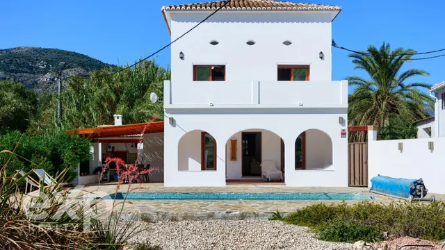 Casa mediterránea con carácter propio en Murla — 7
