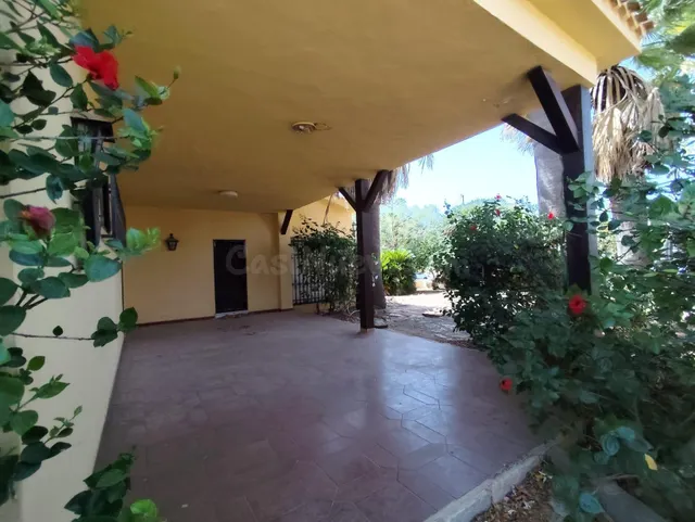 Espectacular villa con piscina y amplios jardines en los urrutias — 30