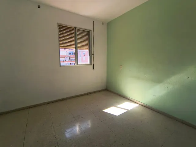 Piso en zona Pinilla con cuatro habitaciones, dos baños y  garaje — 15