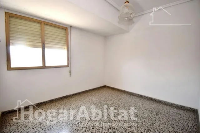 SEMIREFORMADO Y TODO EXTERIOR CON BALCÓN — 24