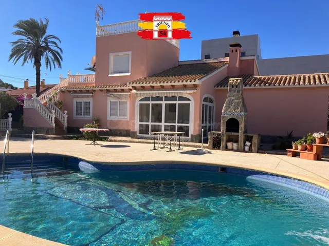 Chalet independiente en Cabo Roig