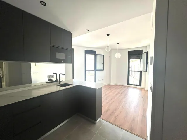Piso 2 habitaciones 66m² en alquiler - López de Gomara — 10