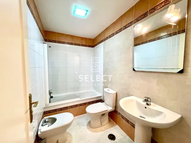 Apartamento con Terraza y Vistas Panorámicas al Mar en Marina del Este. — 15