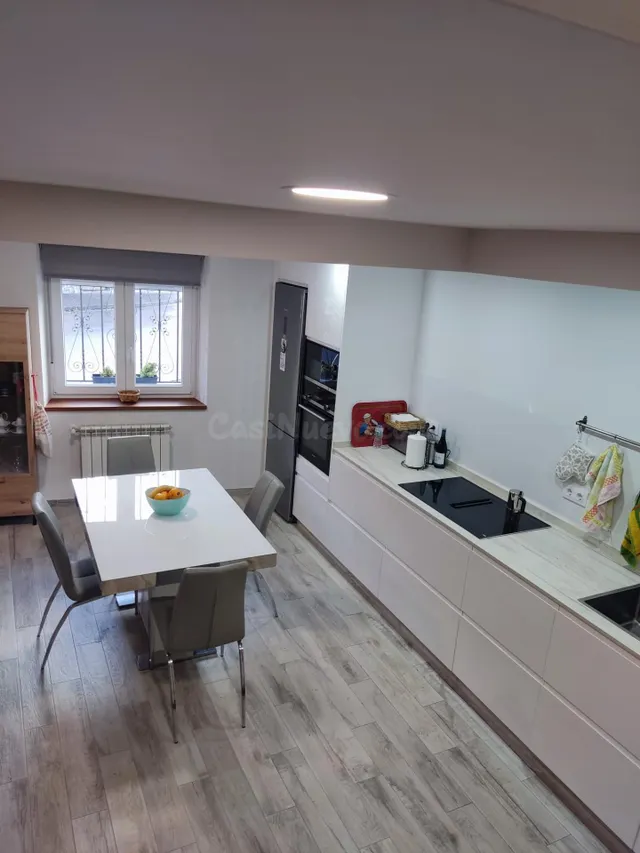 Chalet pareado en Castropodame, Leon. 186m2, 2 plantas mas b - foto 5