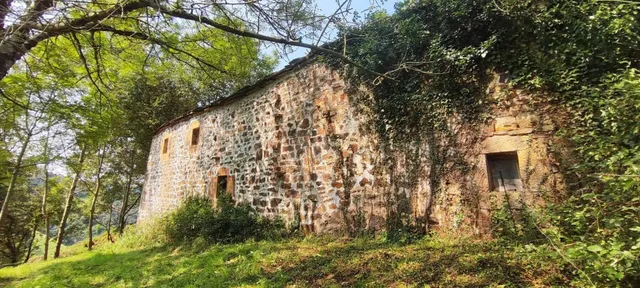 CABAÑA EN SELAYA CON EDIFICACIÓN ANEXA Y ENTORNO NATURAL.- - foto 4