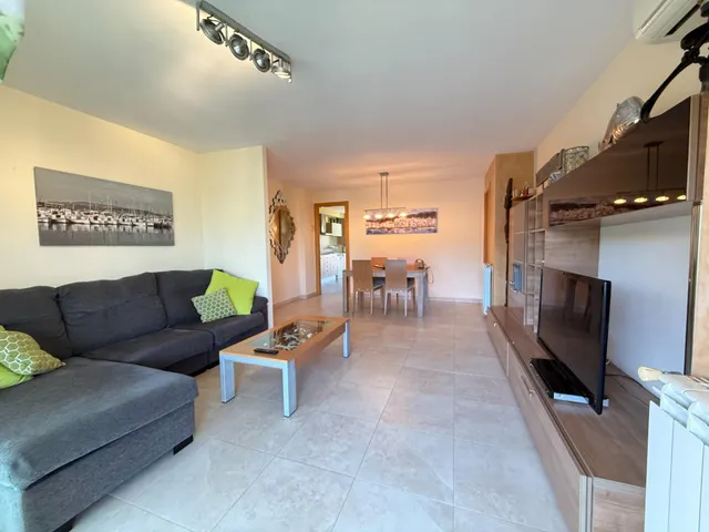 Exclusivo piso con dos terrazas, 3 habitaciones, piscina y maravillosas vistas en playa de aro — 7