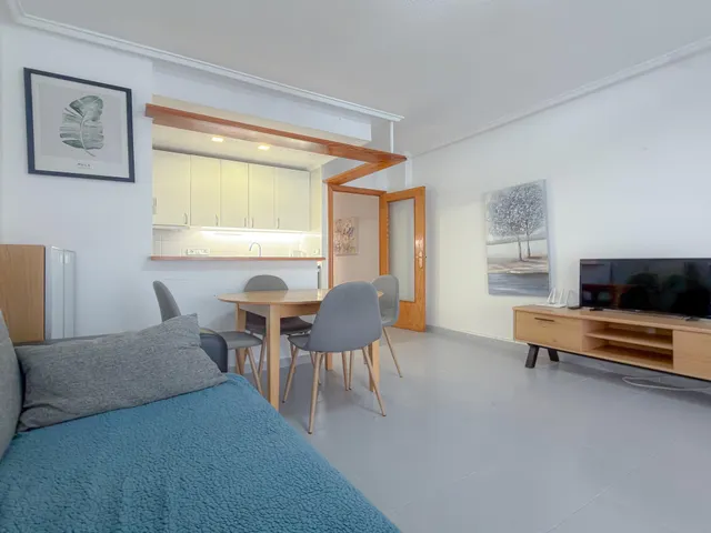 Playa de los Locos! Acogedor apartamento semireformado con ubicación privilegiada, a solo 170 mts del mar — 11