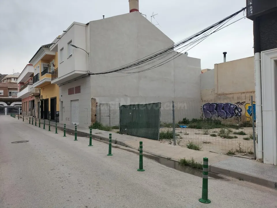 TERRENO EN CENTRO DE COX