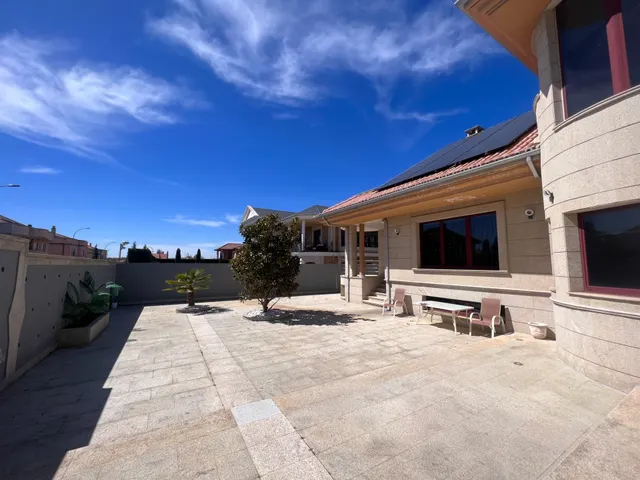 CHALET INDIVIDUAL CON PISCINA PRIVADA EN ERAS DE RENUEVA — 35