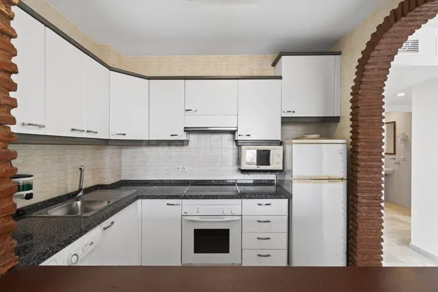 Apartamento con vistas al mar y cerca de la playa en Calahon - foto 5