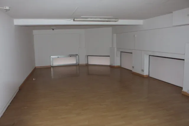 LOCAL COMERCIAL LINARES RIVAS — 6