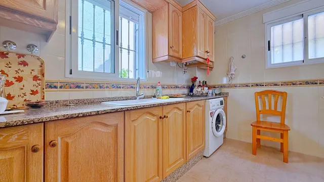 VILLA DE 4 DORMITORIOS 2 BAÑOS EN ORIHUELA COSTA (ROYAL PARK) — 15