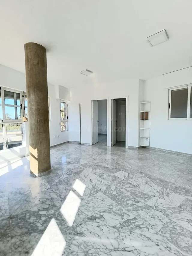 ¡Oportunidad! Amplio Piso de 2 Dormitorios en Zona Céntrica