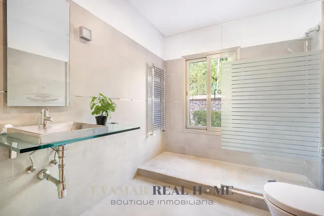 CHALET UNIFAMILIAR CON PISCINA DESBORDANTE Y VISTAS A LA SERRA DE TRAMUNTANA — 16