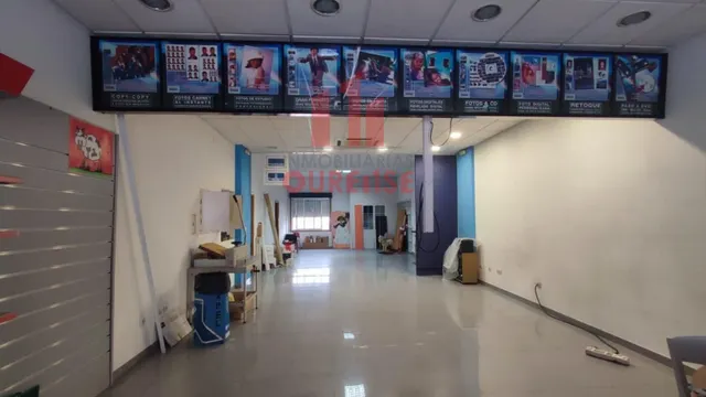 AMPLIO LOCAL ACONDICIONADO EN EL CENTRO DE A VALENZÁ — 4