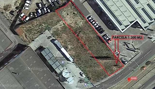PARCELA DE 1.200 M2, EN 1ª LÍNEA DE CARRETERA VALLADOLID. — 2